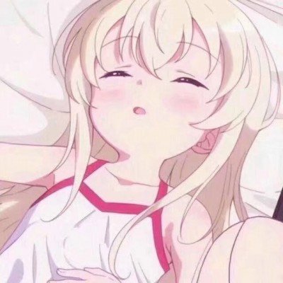 美女COS《巫师3》叶奈法惊艳绝伦 白嫩香肩紫眸勾人